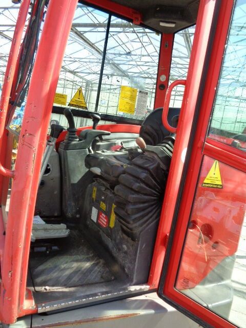 2014 Volvo ECR25D mini excavator cab interior view 2014 Volvo ECR25D mini excavator cab interior view