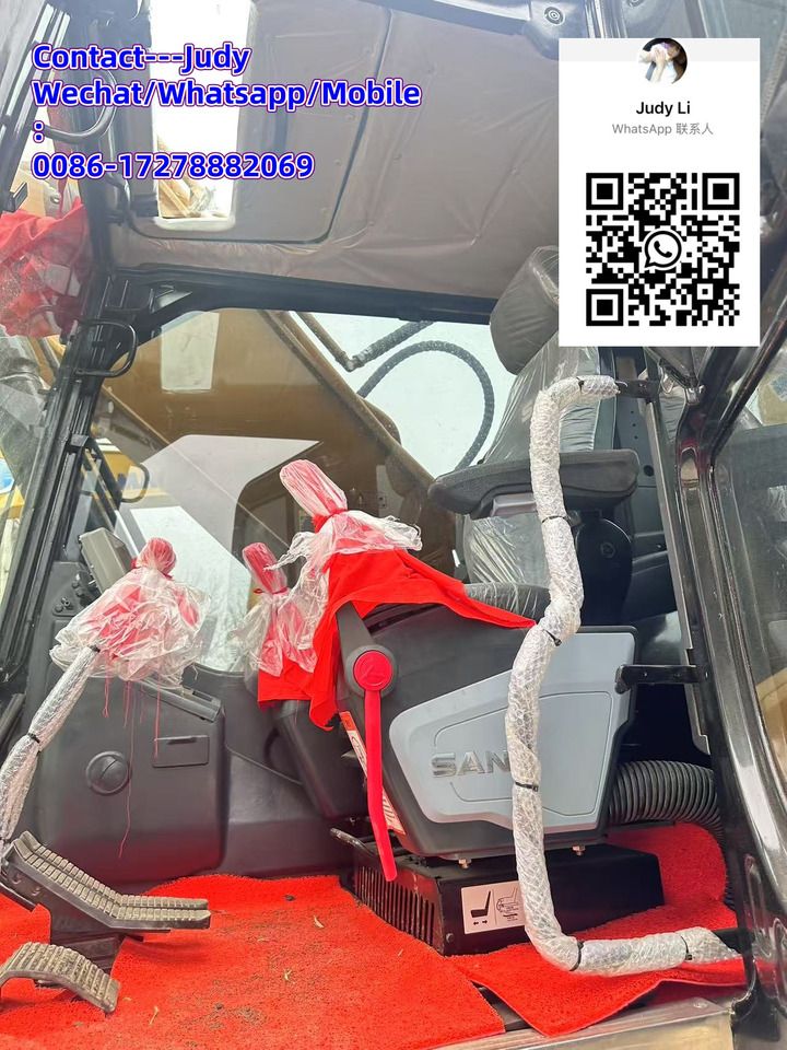 2024 Sany SY235 crawler excavator interior view 2024 Sany SY235 crawler excavator interior view