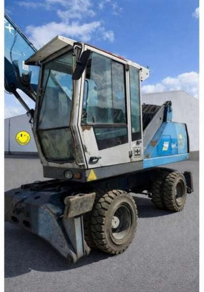 2010 Fuchs MHL320 material handler, front three-quarter view 2010 Fuchs MHL320 material handler, front three-quarter view
