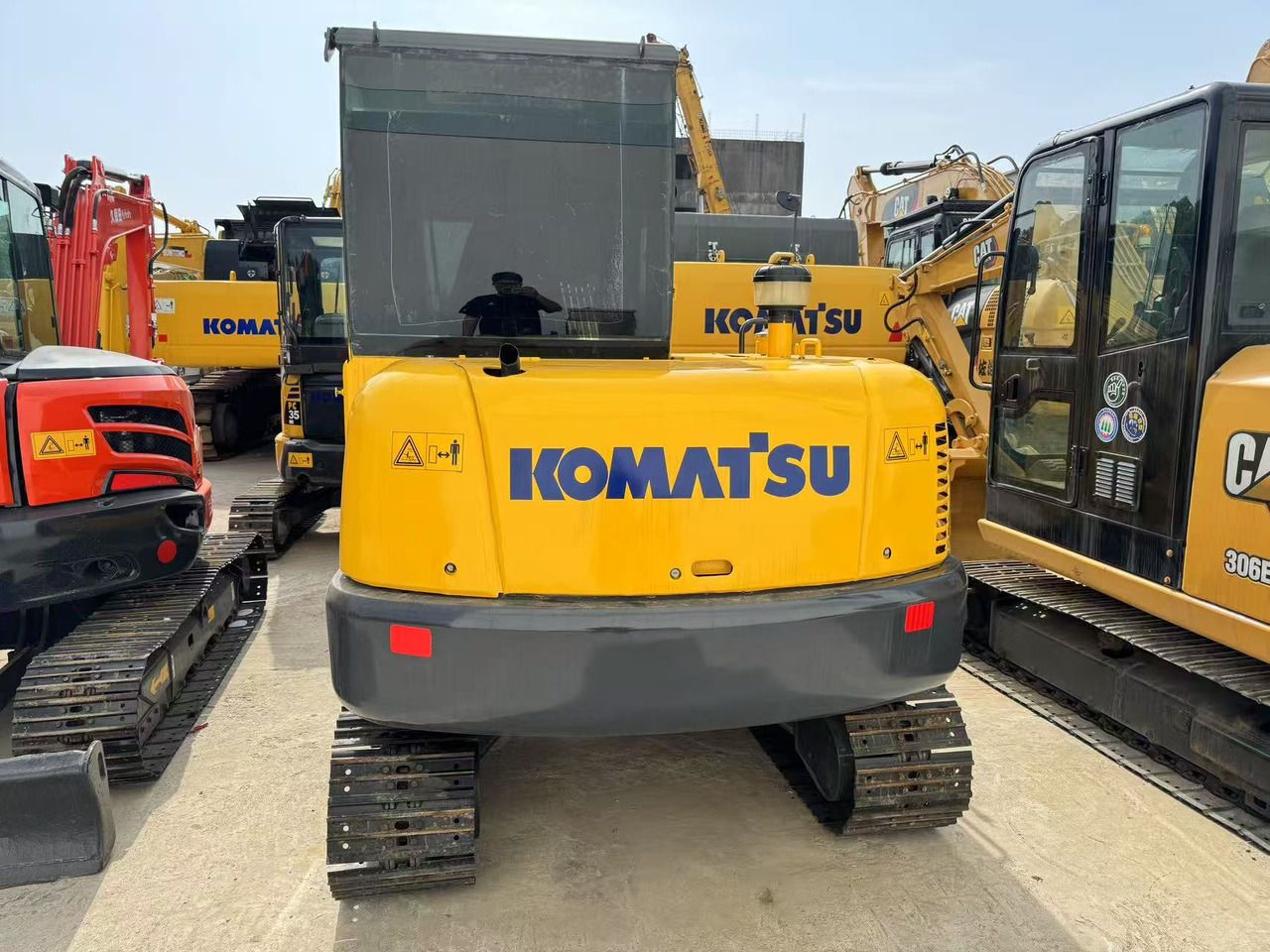 2020 Komatsu PC56-7 mini excavator rear view 2020 Komatsu PC56-7 mini excavator rear view