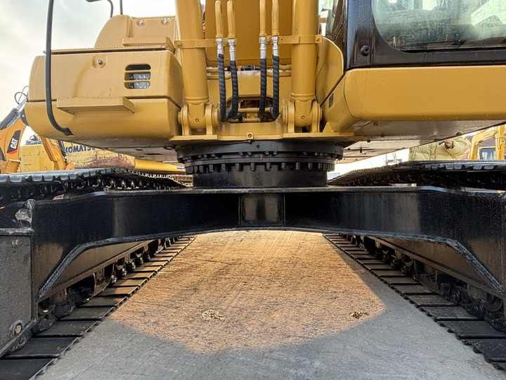 2020 Caterpillar 320CL Raupenbagger Fahrwerksansicht