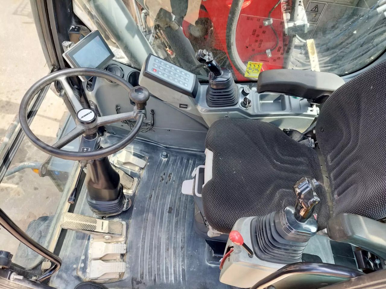2018 Liebherr A914 LITRONIC wheel excavator interior cab view 2018 Liebherr A914 LITRONIC wheel excavator interior cab view