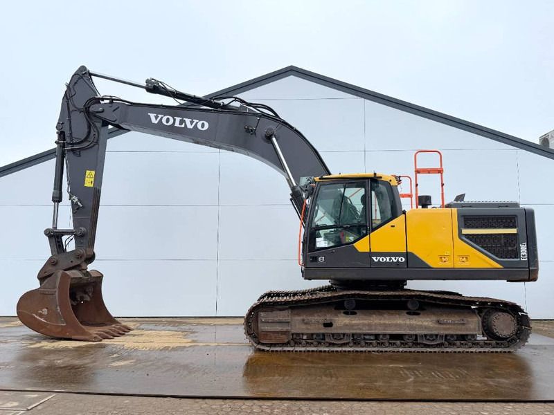 2020 Volvo EC300EL crawler excavator, side profile view