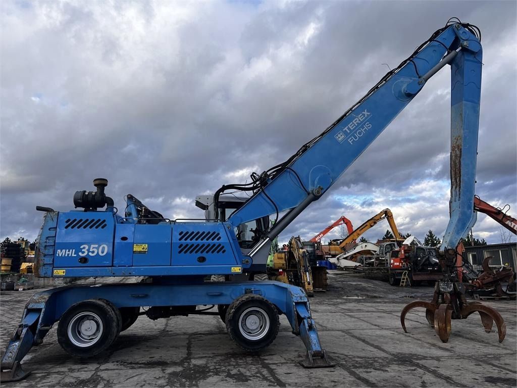 2008 Fuchs MHL350D material handler, side profile view
