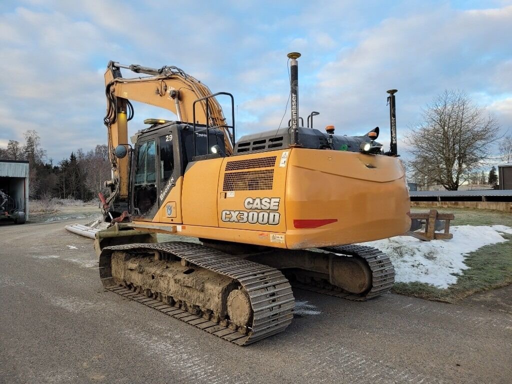 2015 CASE CX300D crawler excavator, rear three-quarter view 2015 CASE CX300D crawler excavator, rear three-quarter view