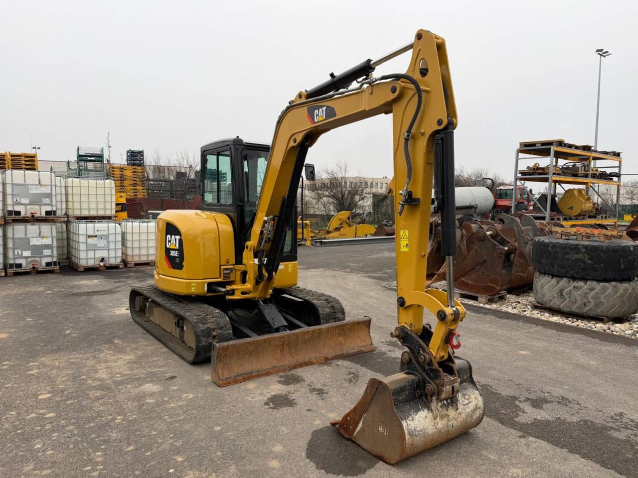 2016 Caterpillar 305E2 crawler excavator, front three-quarter view