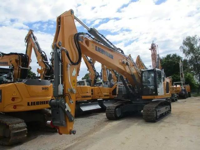 2023 Liebherr R 938 NLC LITRONIC G8.0-D crawler excavator, side profile view 2023 Liebherr R 938 NLC LITRONIC G8.0-D crawler excavator, side profile view