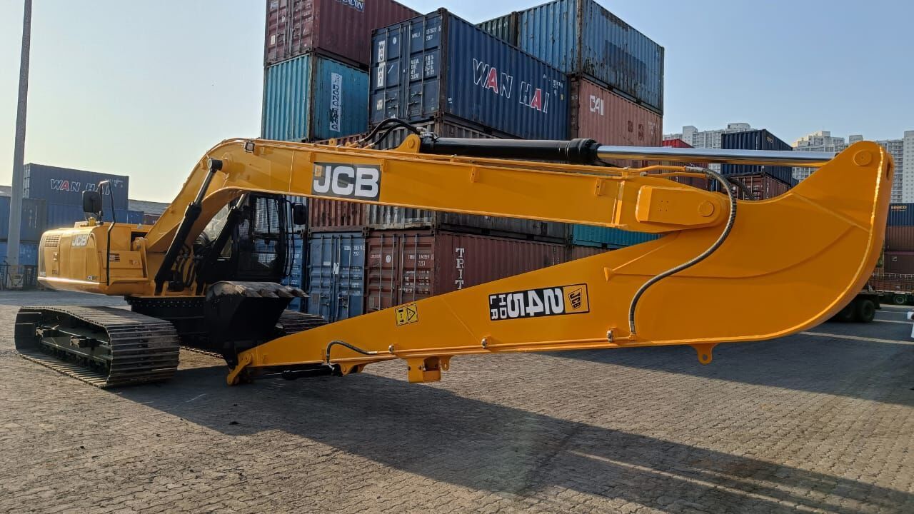2025 JCB 245LR crawler excavator, side profile view 2025 JCB 245LR crawler excavator, side profile view