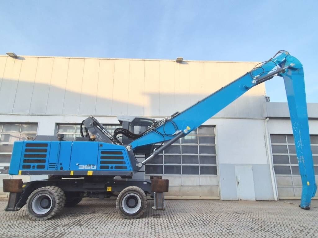 2022 Fuchs MHL360 F material handler, side profile view 2022 Fuchs MHL360 F material handler, side profile view