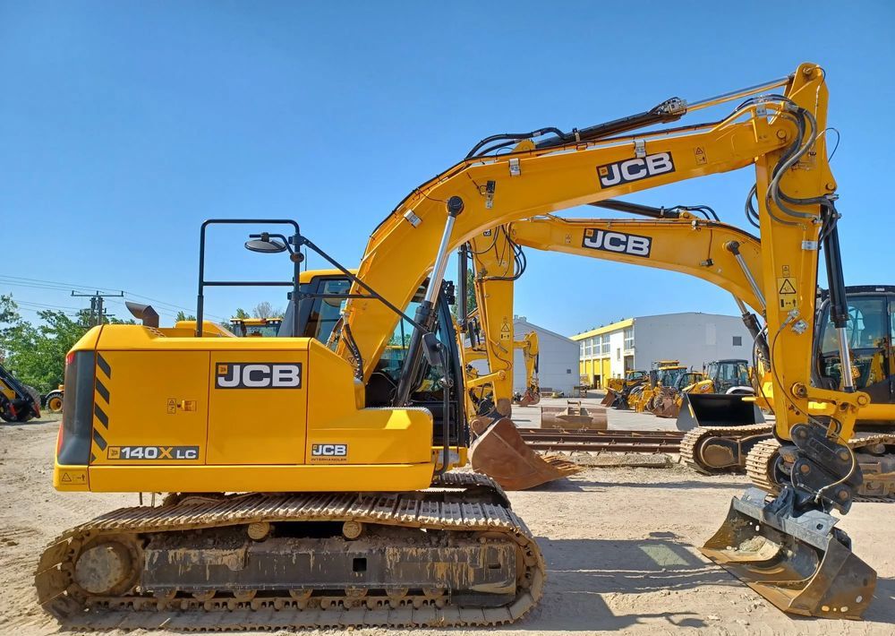 2021 JCB 140X LC crawler excavator, side view 2021 JCB 140X LC crawler excavator, side view