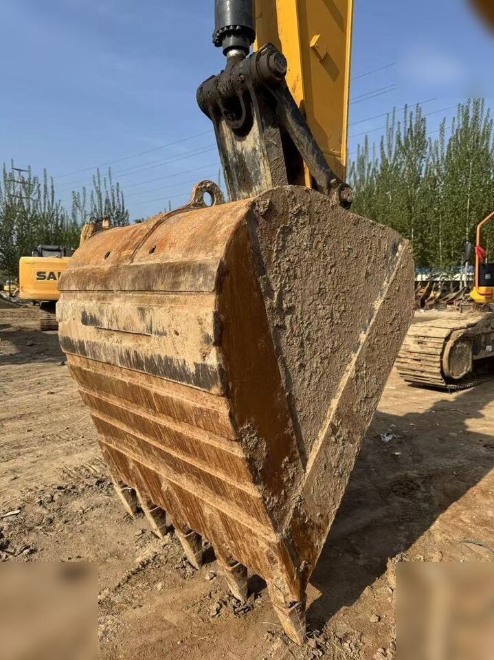 2024 LiuGong 926F crawler excavator bucket close-up 2024 LiuGong 926F crawler excavator bucket close-up