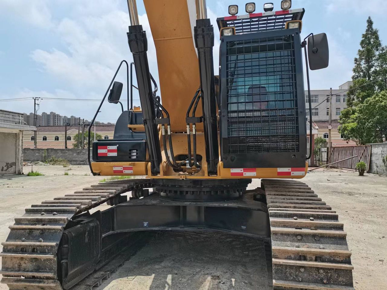2022 Caterpillar 336D crawler excavator, front view