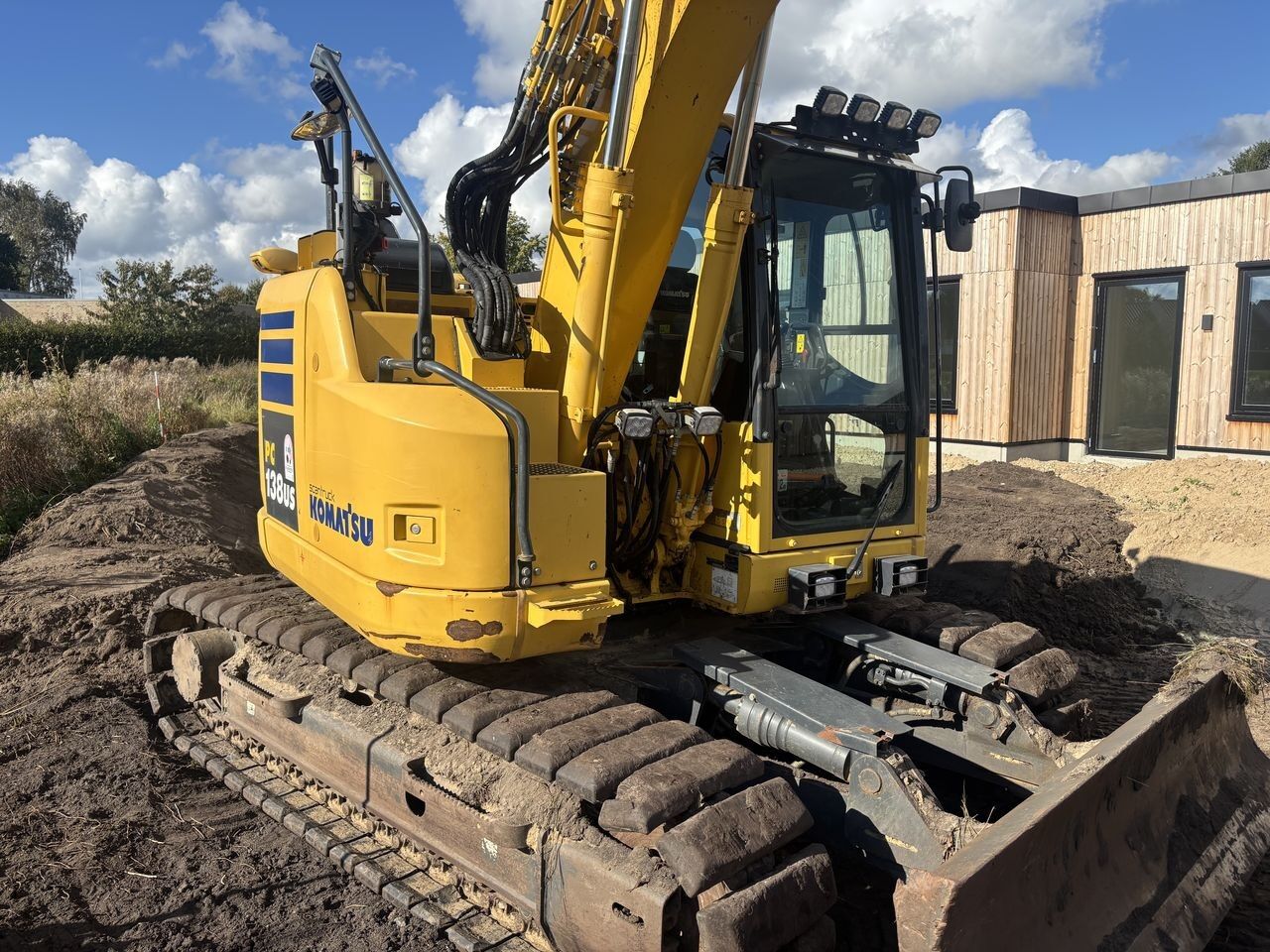 2016 Komatsu PC138US-11 crawler excavator, rear three-quarter view