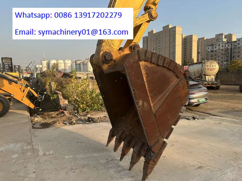 2018 Komatsu PC450 crawler excavator bucket detail 2018 Komatsu PC450 crawler excavator bucket detail