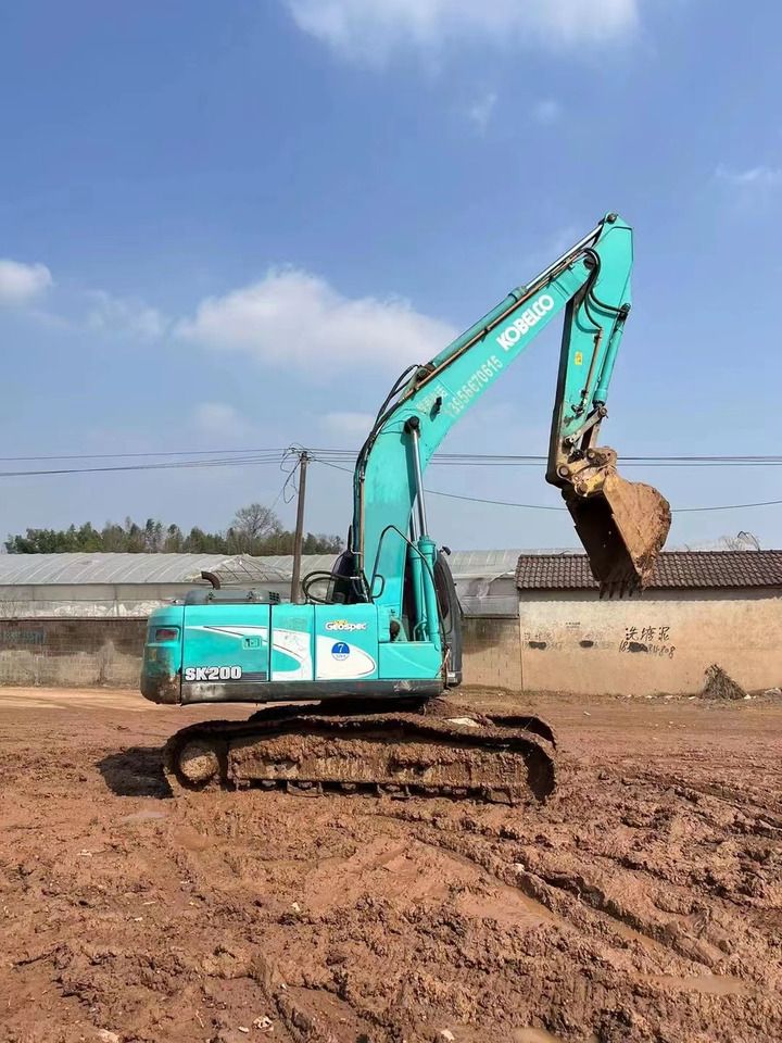 2022 Kobelco SK200-8 crawler excavator, side view 2022 Kobelco SK200-8 crawler excavator, side view