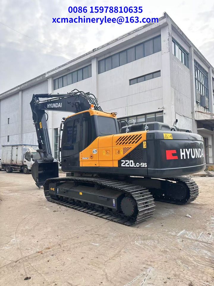 2024 Hyundai 220LC-9S crawler excavator, rear three-quarter view 2024 Hyundai 220LC-9S crawler excavator, rear three-quarter view
