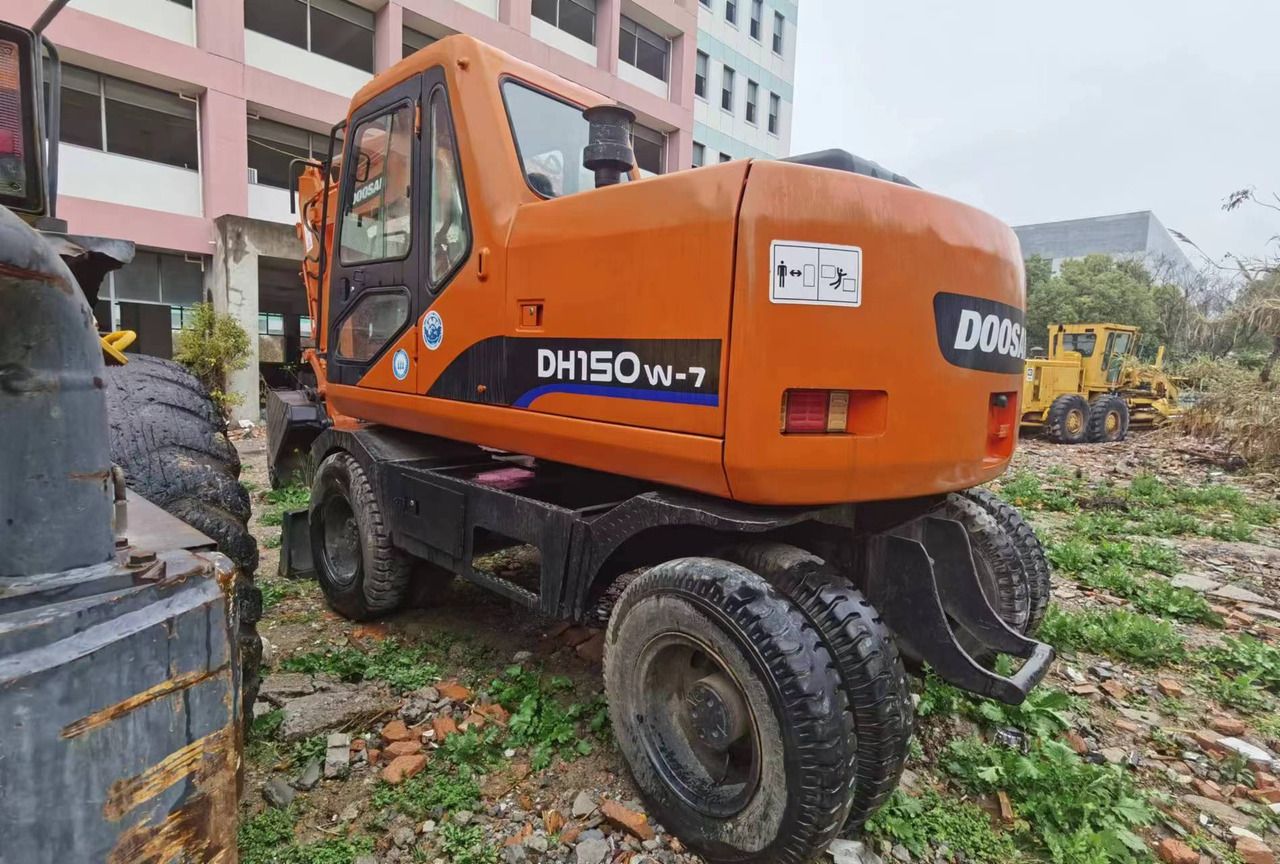 2018 Doosan DH150W-7 wheel excavator rear three-quarter view