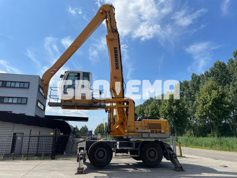 2012 Liebherr A934C LI material handler side view