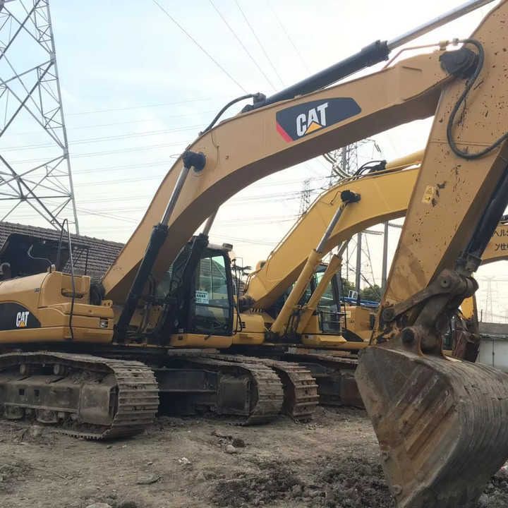 Caterpillar 336D2L Crawler Excavator, side view Caterpillar 336D2L Crawler Excavator, side view
