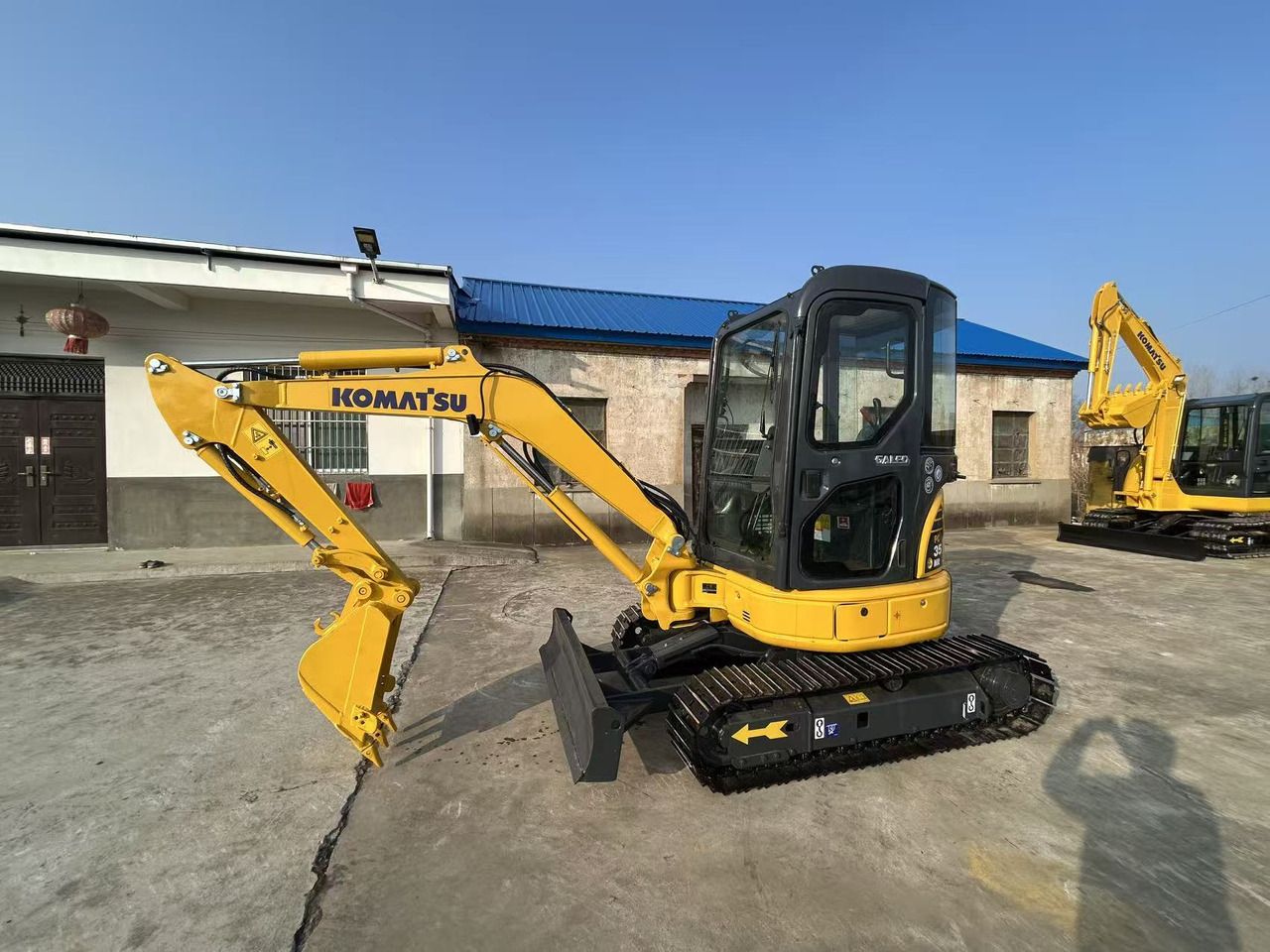 2024 Komatsu PC35MR mini excavator, side view 2024 Komatsu PC35MR mini excavator, side view