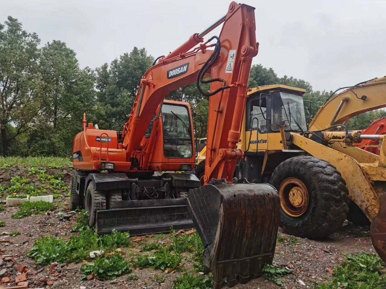 2018 Doosan DH150W-7 wheel excavator, front three-quarter view