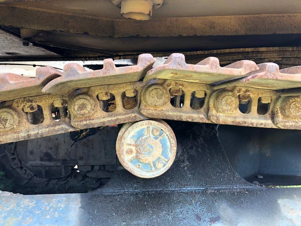 2001 Liebherr R944 HDS LITRONIC crawler excavator track detail 2001 Liebherr R944 HDS LITRONIC crawler excavator track detail