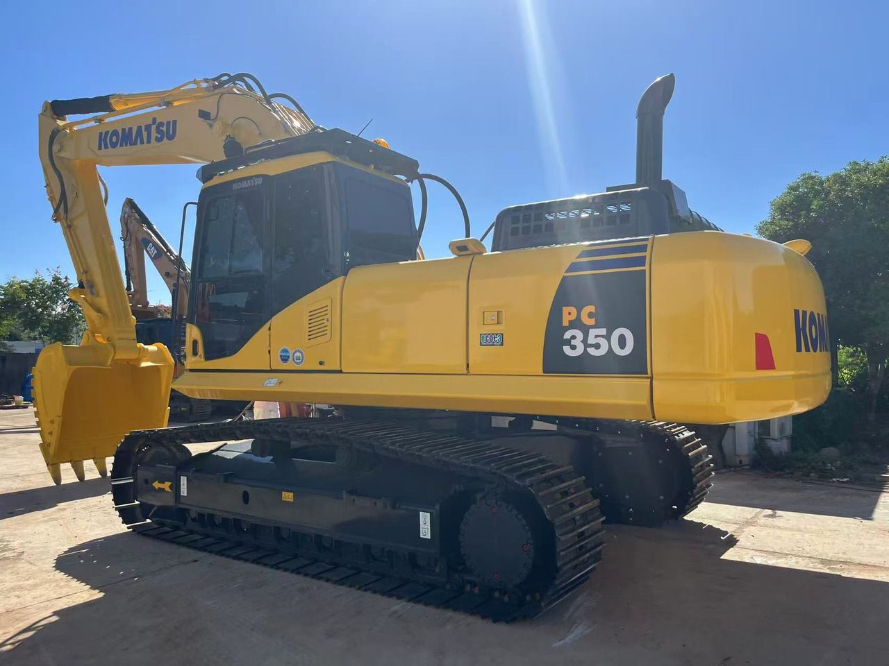2022 Komatsu PC350 crawler excavator side view 2022 Komatsu PC350 crawler excavator side view