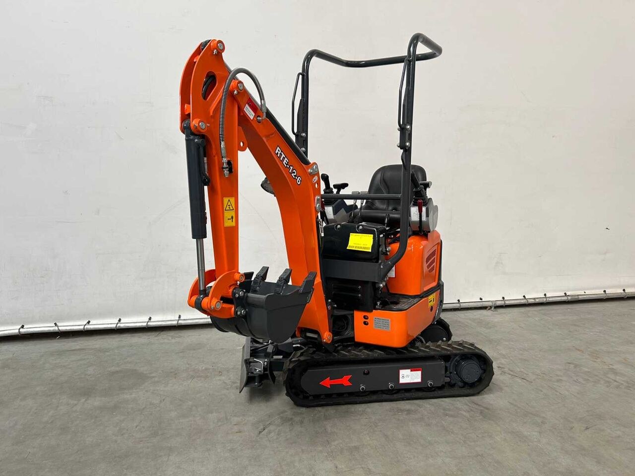2025 Kubota CRE120 mini excavator, side view 2025 Kubota CRE120 mini excavator, side view