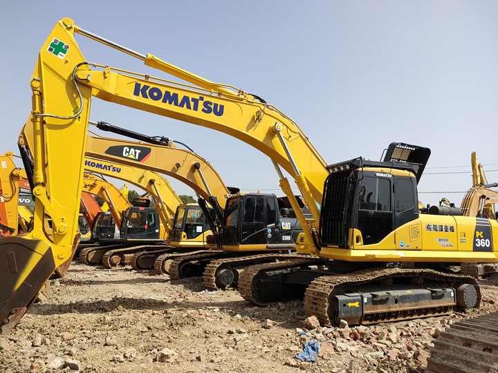 2024 Komatsu PC360 crawler excavator, side profile view 2024 Komatsu PC360 crawler excavator, side profile view