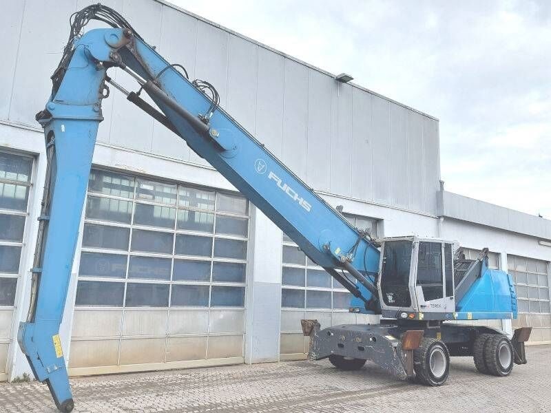 2014 Fuchs MHL350E FQC material handler, side view 2014 Fuchs MHL350E FQC material handler, side view