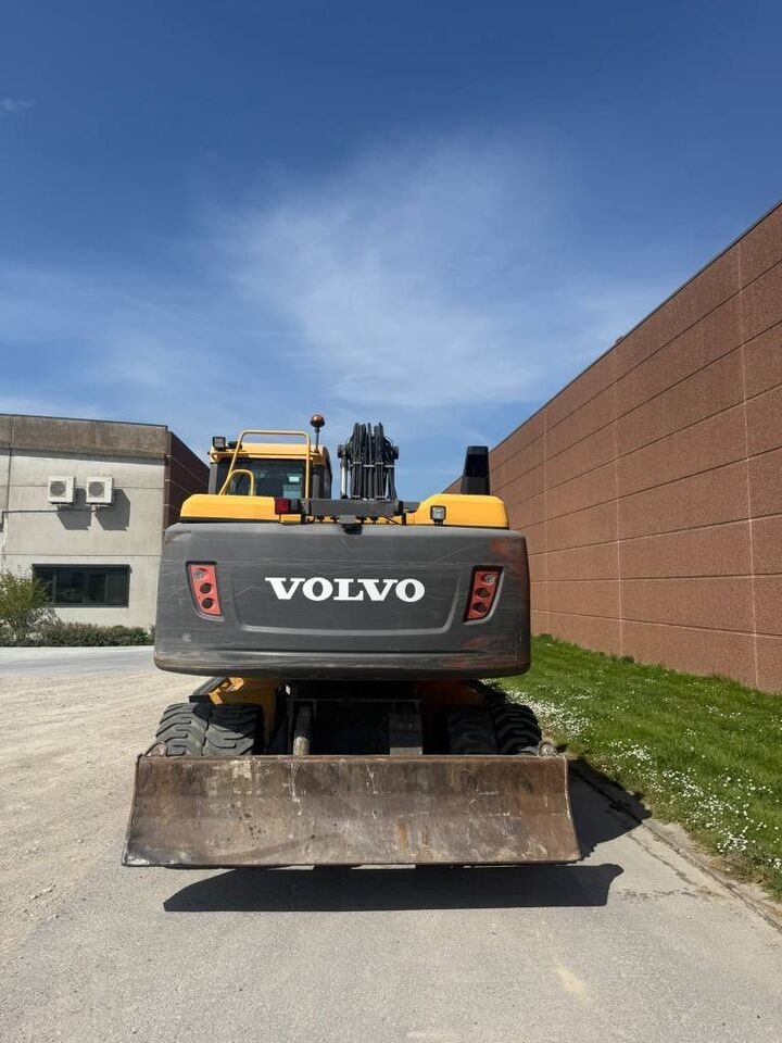2013 Volvo EW140D wheel excavator rear view 2013 Volvo EW140D wheel excavator rear view