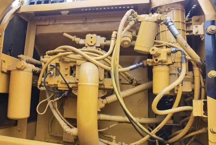 2018 Caterpillar 330DL crawler excavator engine compartment view 2018 Caterpillar 330DL crawler excavator engine compartment view