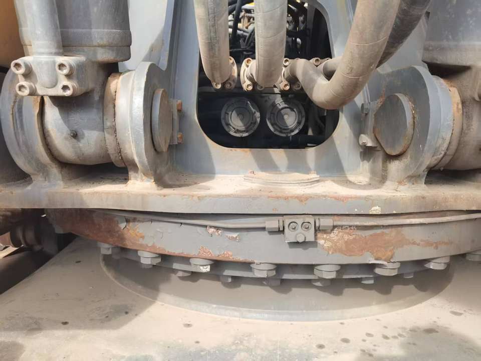 Volvo EC480DL crawler excavator swing bearing detail Volvo EC480DL crawler excavator swing bearing detail