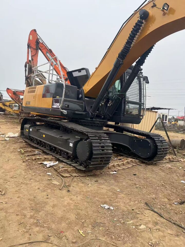 2022 XCMG XE370DK crawler excavator, side view 2022 XCMG XE370DK crawler excavator, side view