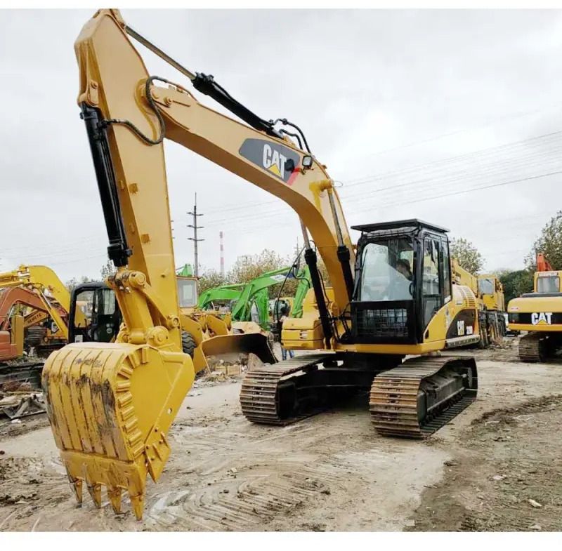 2020 Caterpillar 320E crawler excavator, front three-quarter view 2020 Caterpillar 320E crawler excavator, front three-quarter view