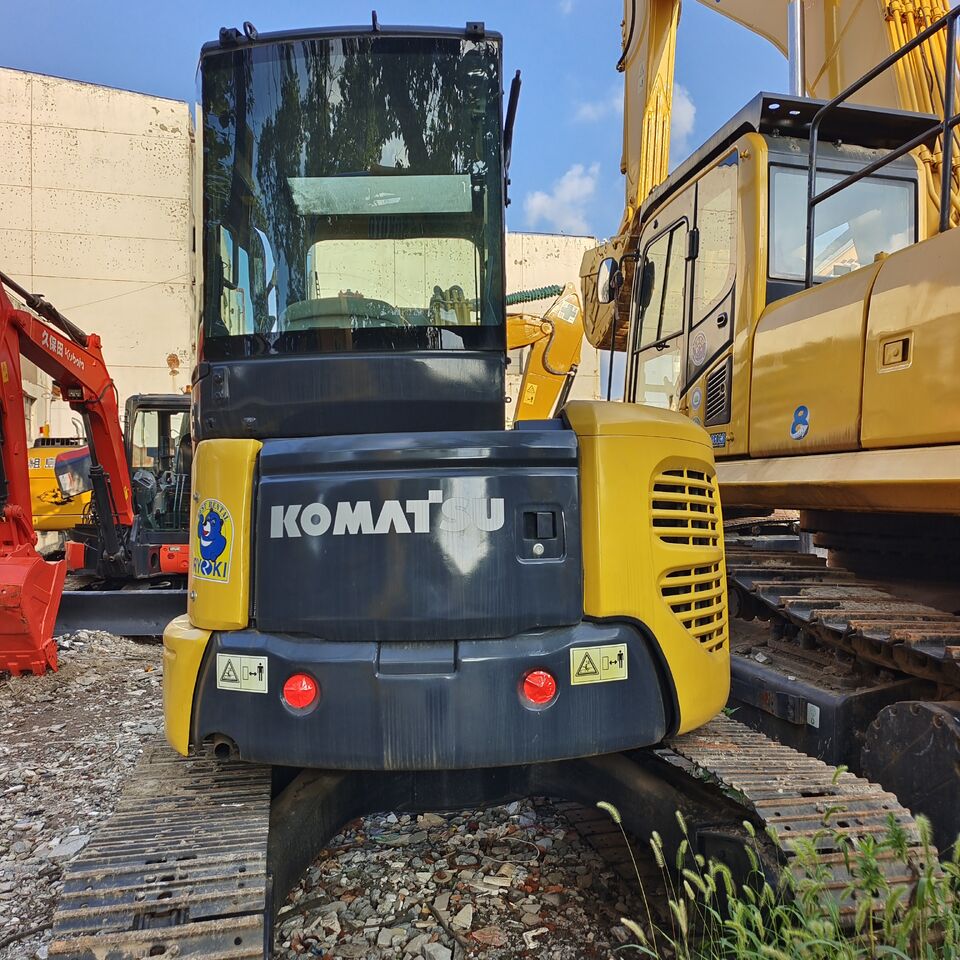 2024 Komatsu PC40 mini excavator rear view 2024 Komatsu PC40 mini excavator rear view