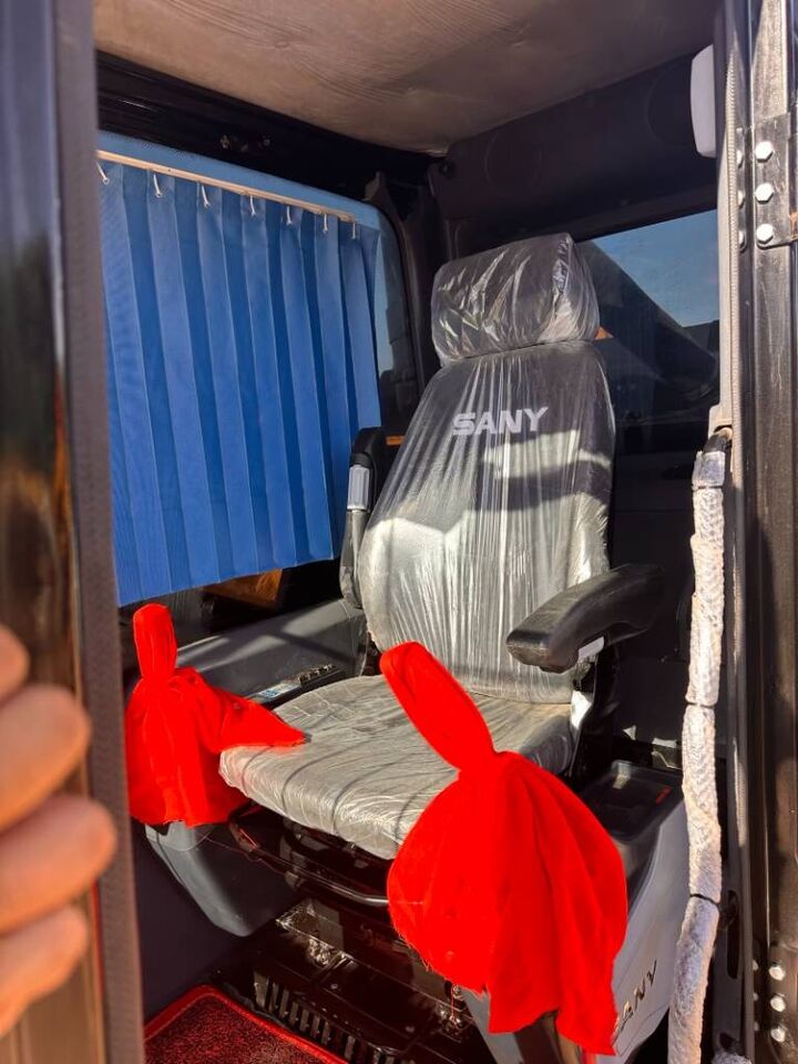 2024 Sany SY485H crawler excavator interior view