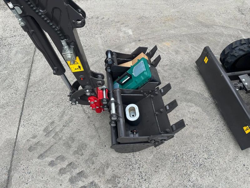 2024 Rhinoceros XN10-9 mini excavator bucket and arm detail