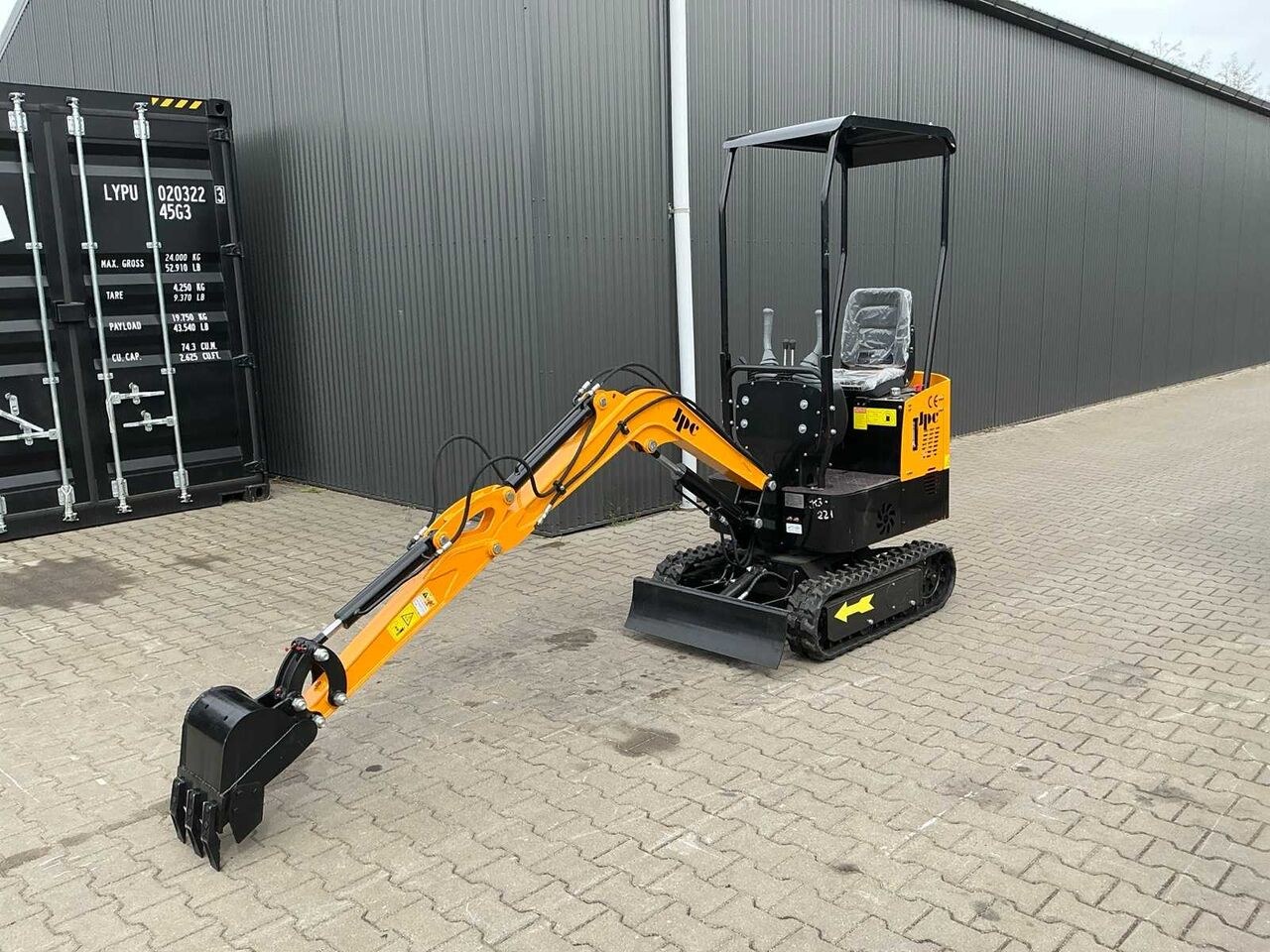 JPC HT-12 mini excavator, side view JPC HT-12 mini excavator, side view