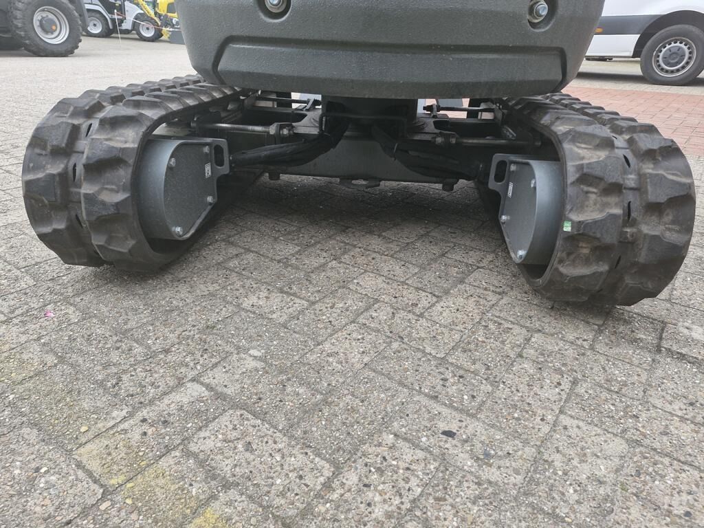 2022 Wacker Neuson EZ17E mini excavator rear view of undercarriage 2022 Wacker Neuson EZ17E mini excavator rear view of undercarriage