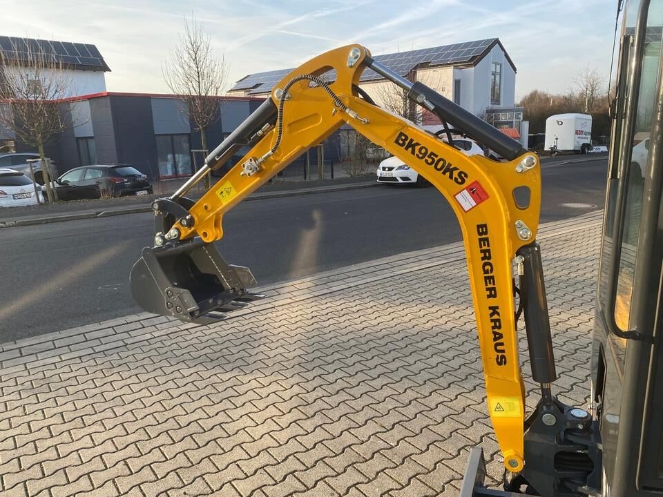 Berger Kraus BK950KS mini excavator boom and bucket view