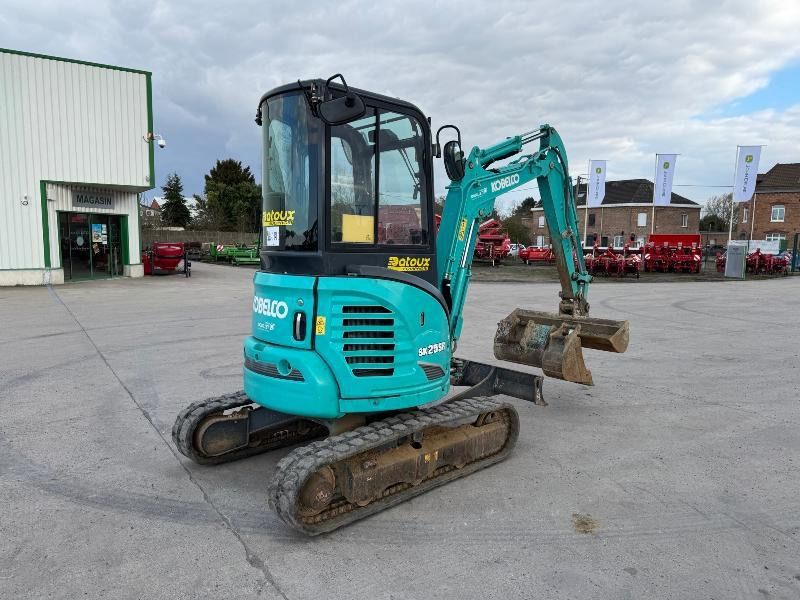 2018 Kobelco SK25SR-6E mini excavator, rear three-quarter view 2018 Kobelco SK25SR-6E mini excavator, rear three-quarter view