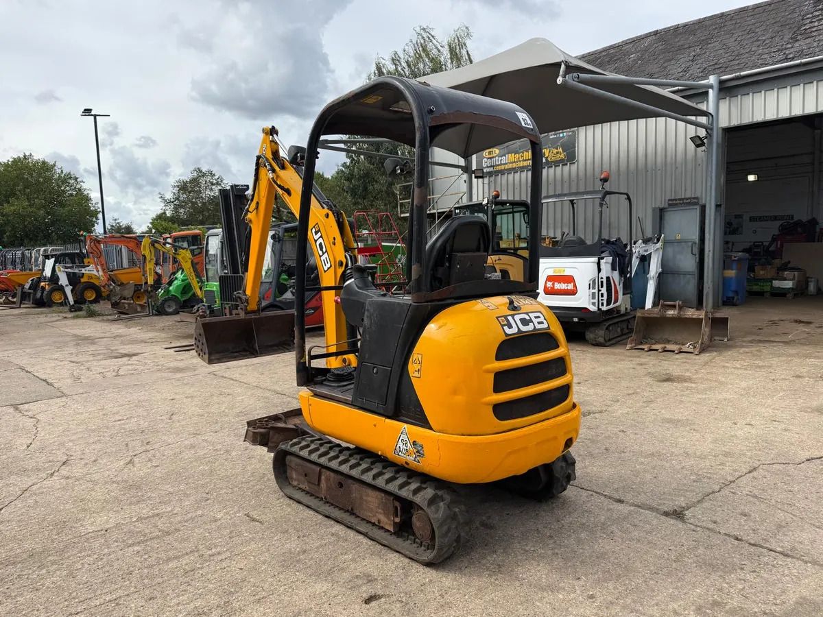 2016 JCB 8018CTS mini excavator rear three-quarter view 2016 JCB 8018CTS mini excavator rear three-quarter view