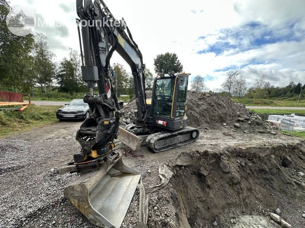 2017 Volvo ECR58D mini excavator, front three-quarter view 2017 Volvo ECR58D mini excavator, front three-quarter view