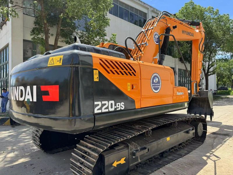 2023 Hyundai 220-9S crawler excavator rear three-quarter view 2023 Hyundai 220-9S crawler excavator rear three-quarter view