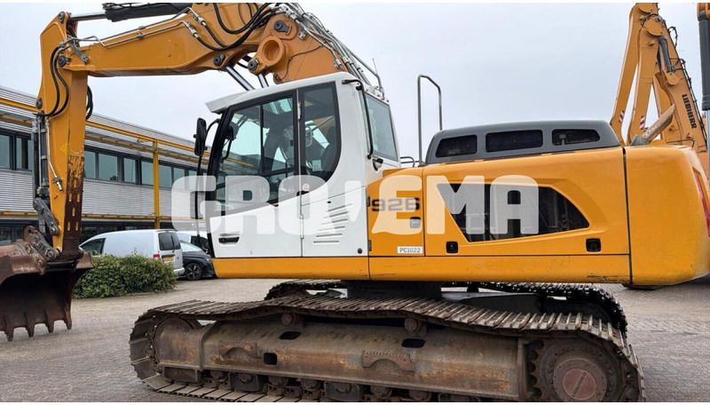 2013 Liebherr R926 LC crawler excavator side view