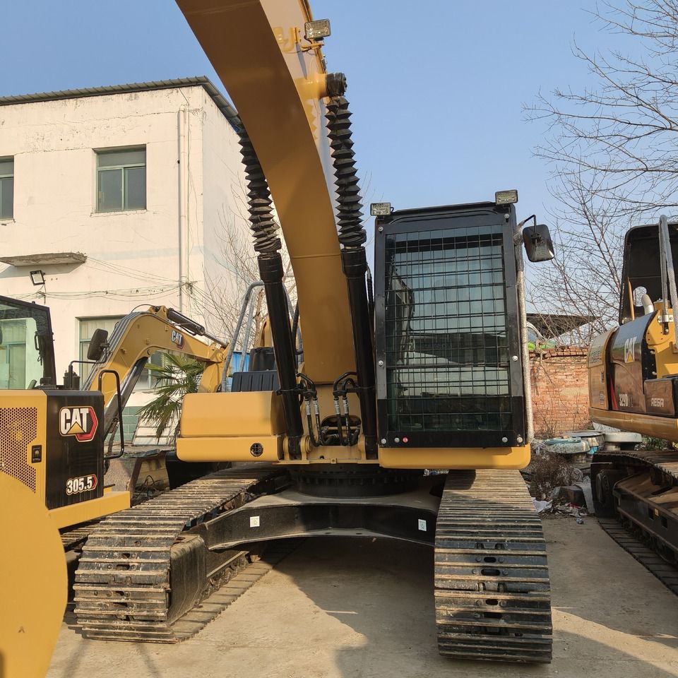 2024 Caterpillar 320GC crawler excavator front view 2024 Caterpillar 320GC crawler excavator front view