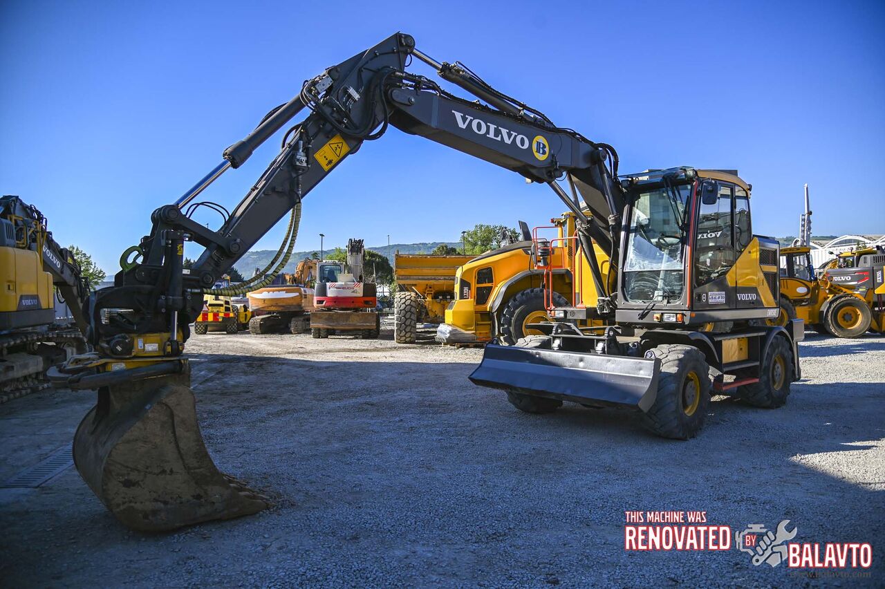 2019 Volvo EWR150E wheel excavator, side view 2019 Volvo EWR150E wheel excavator, side view