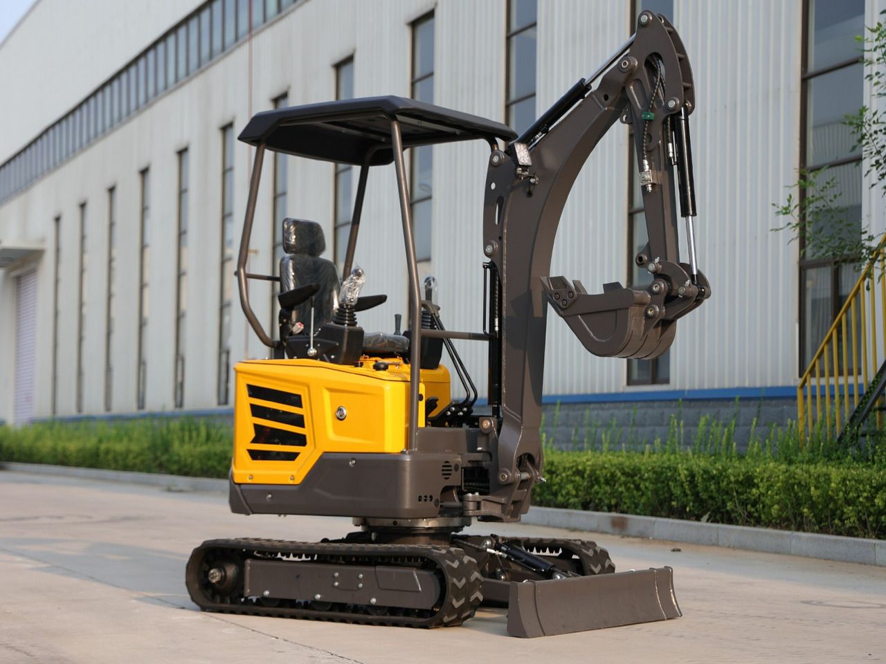 2025 Kubota MB 20-SH mini excavator, side profile view 2025 Kubota MB 20-SH mini excavator, side profile view