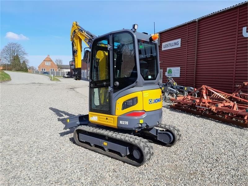 2024 XCMG XE27E mini excavator, rear three-quarter view 2024 XCMG XE27E mini excavator, rear three-quarter view